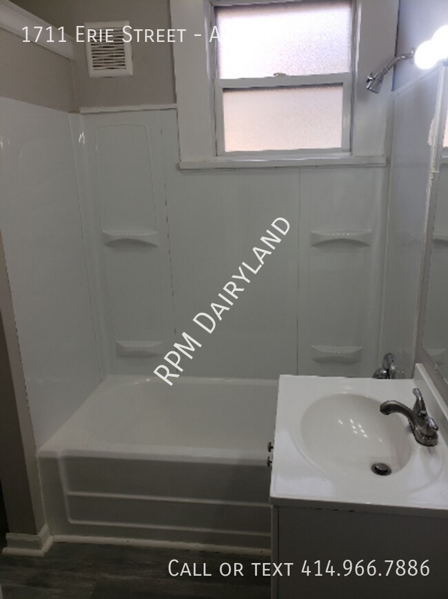 Foto del edificio - 1711 Erie St