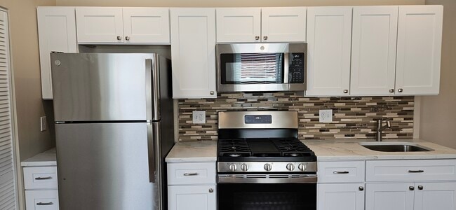 Building Photo - 2016 1st St NW