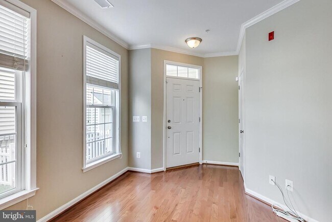 Building Photo - 42303 San Juan Terrace