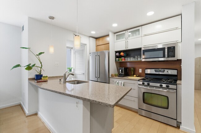Foto del edificio - 1439 Chapin St NW