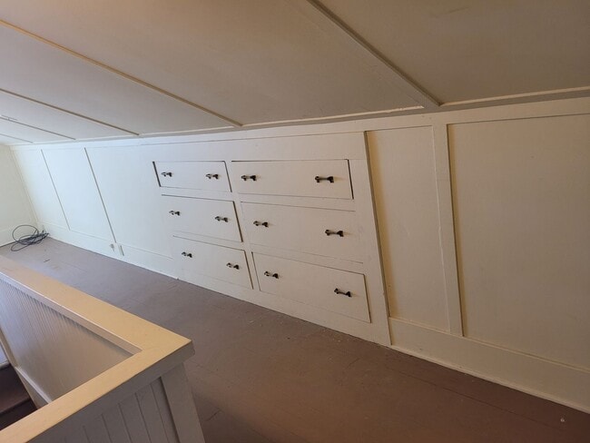 Building Photo - 3 bedroom 2 bath