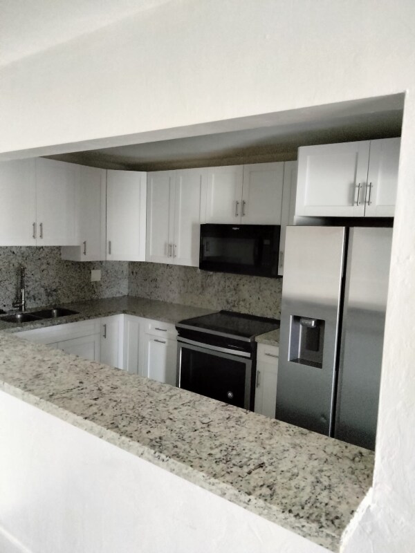 Foto del edificio - 10395 N Kendall Dr