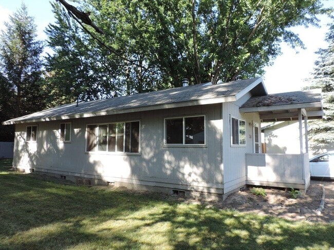 Building Photo - 355 W 6th St