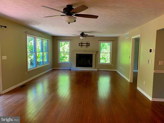 Building Photo - 24568 Bateman Ct