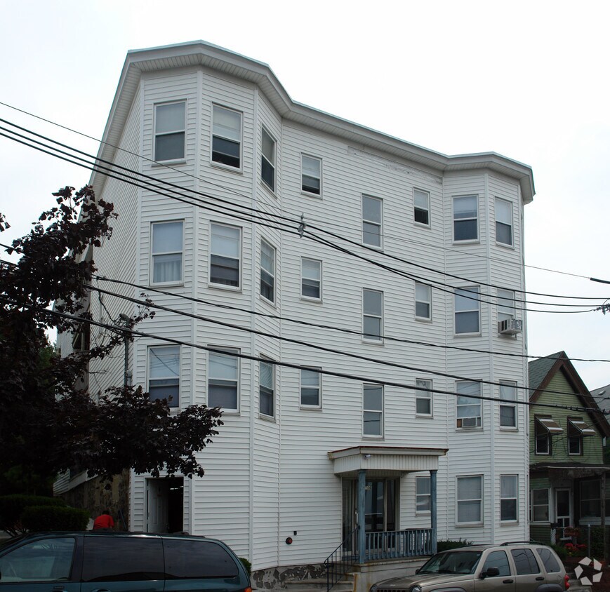 Building Photo - Lynn