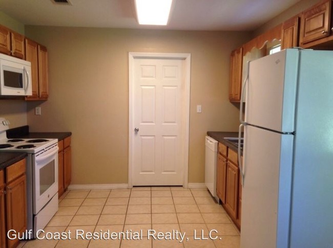 Foto del edificio - 3 br, 2 bath House - 1132 Oak St.