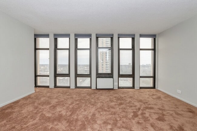 Foto del edificio - 6700 S South Shore Dr