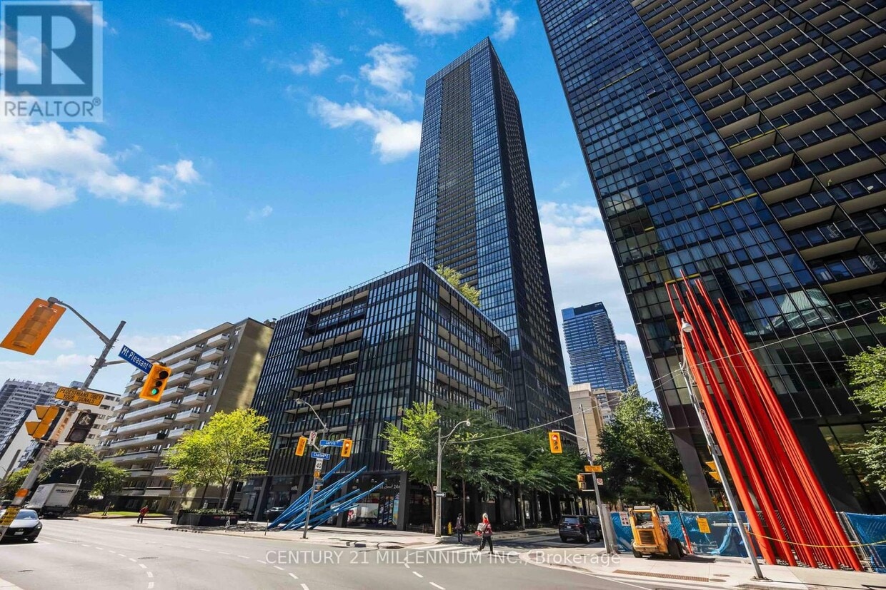 Primary Photo - 101-1101 Charles St E