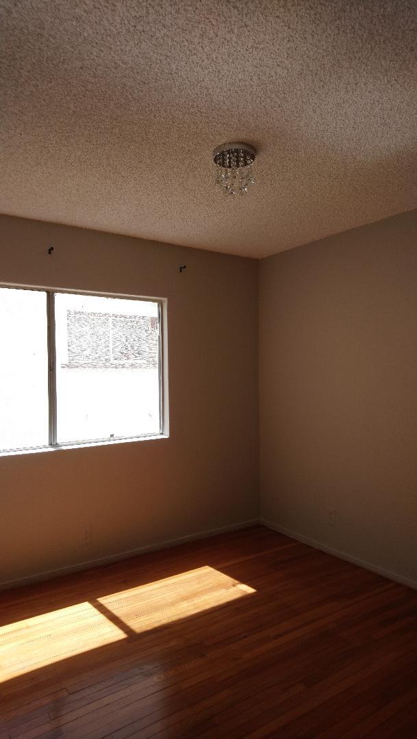 Foto del edificio - 11074 Plainview Ave