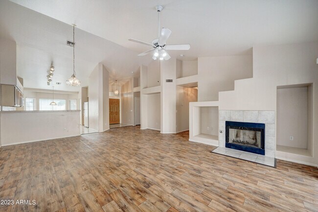 Building Photo - 761 N Granada Dr