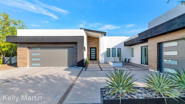 Foto del edificio - 5 br, 4.5 bath House - 4214 E. Marion Way