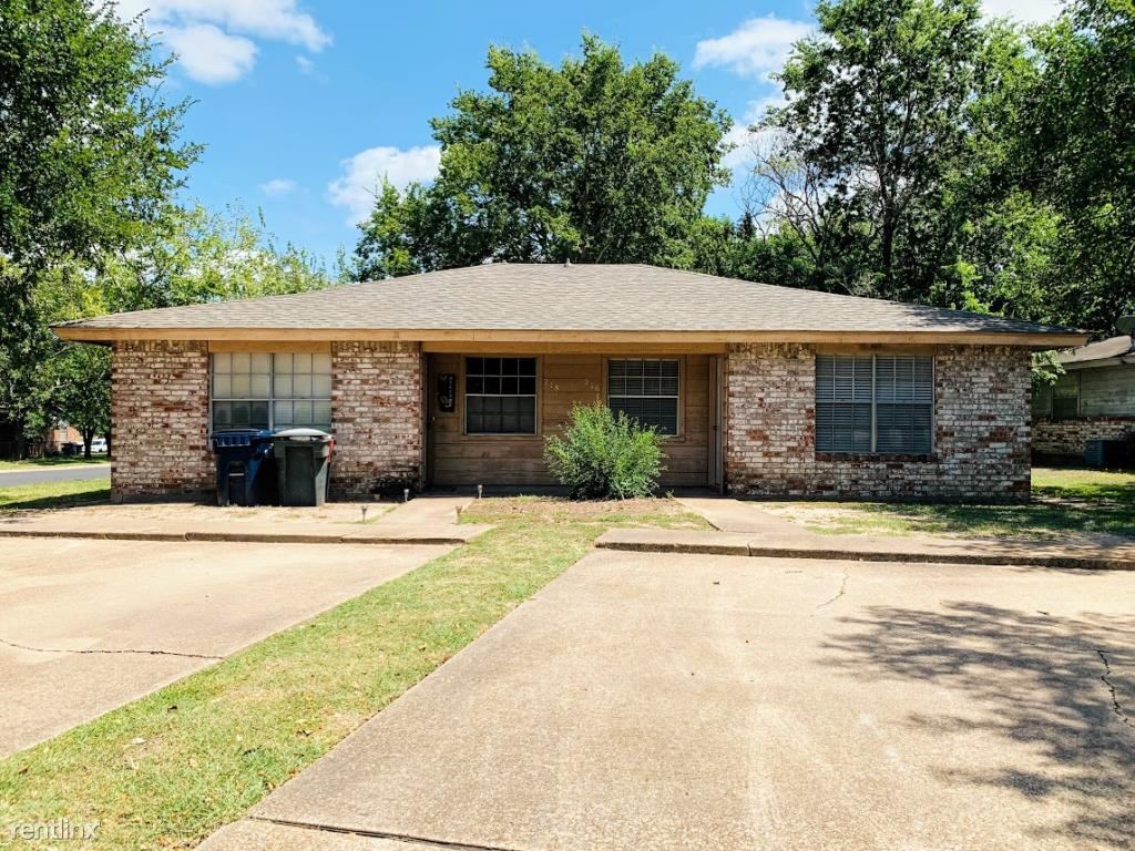 2 br, 1 bath Duplex 216 Harvard Ct 218 Townhome Rentals in College