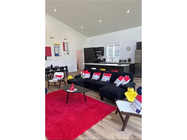 Building Photo - 1013 Gardner St