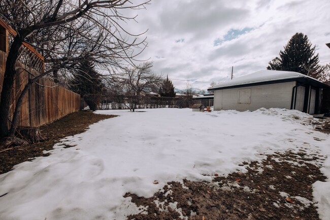 Building Photo - 360 N 200 W