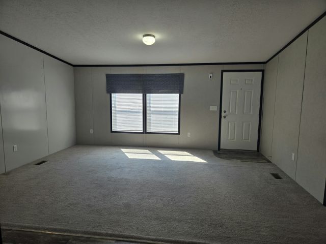Foto del edificio - 83 Waterview Pkwy