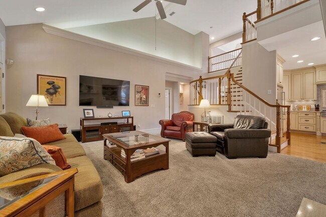 Building Photo - 5 Bedroom Williamson County Home w/ 3 Car ...