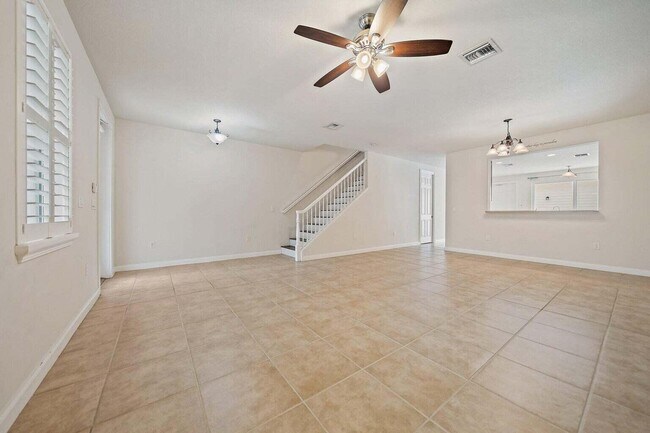 Building Photo - 3253 Duncombe Dr