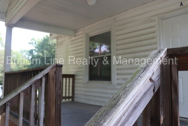 Building Photo - Cozy One Bedroom Condo With Spacious Backyard