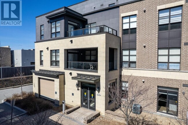 Building Photo - 659-659 Sue Holloway Dr