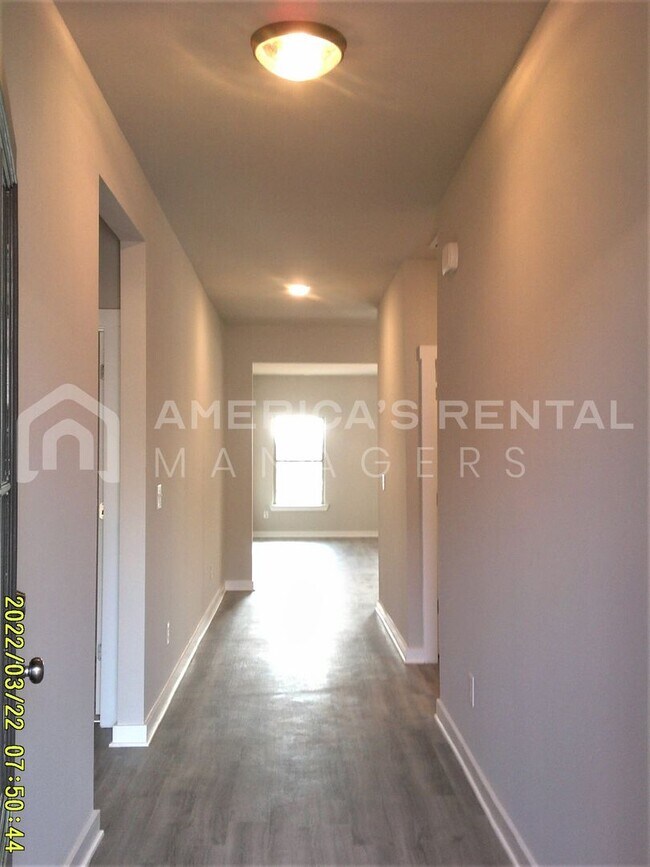 Building Photo - Home for Rent in Meridianville, AL! Availa...