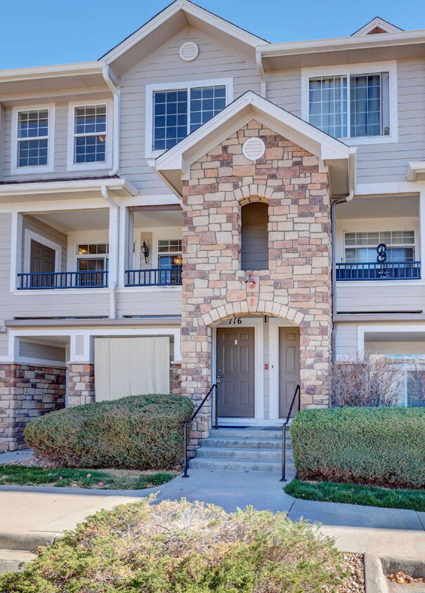 Foto principal - $2,250.00- 2 bed, 2 bath Condo with detach...