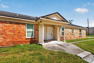 Building Photo - 6525 Renwick Dr