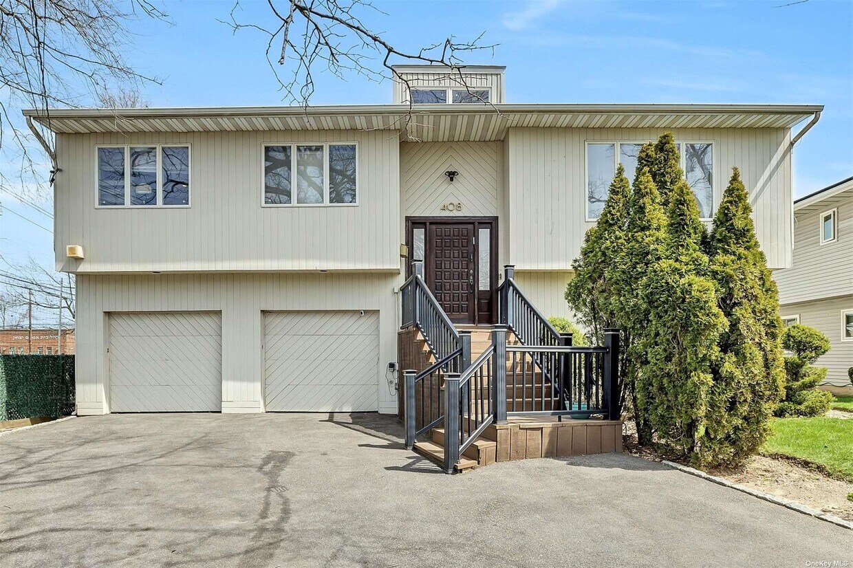 Primary Photo - 408 Howard Ave