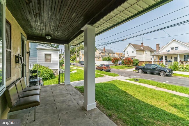 Building Photo - 51 S Pennock Ave