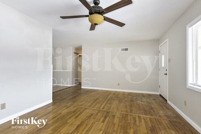 Foto del edificio - 12029 Glengrove Dr