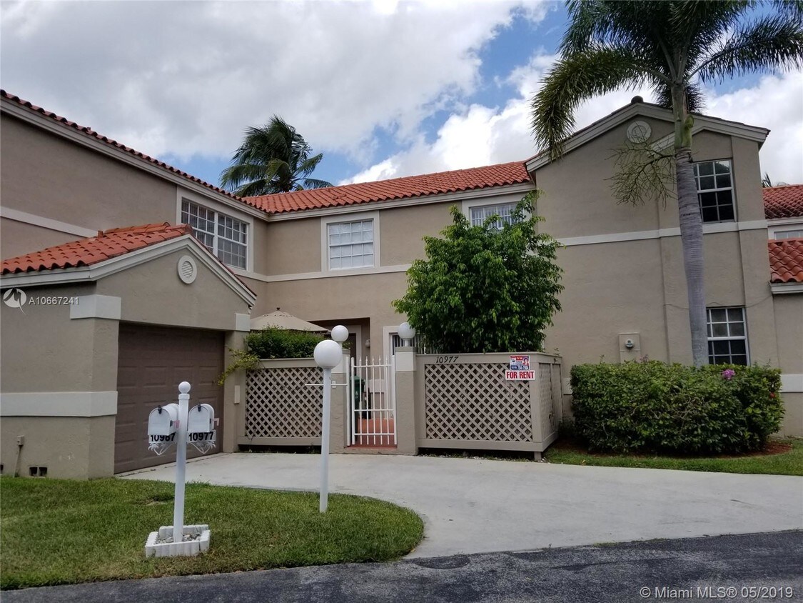 10977 Longboat Dr, Hollywood, FL 33026 Townhome Rentals in Hollywood FL