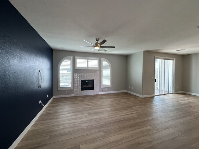 Foto del edificio - 8715 Villa Ariel Ln