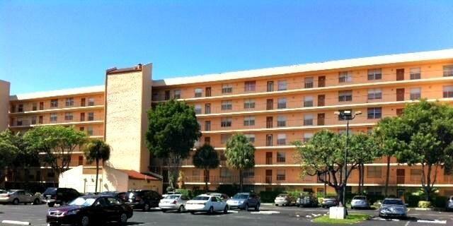 Building Photo - 14527 Bonaire Blvd