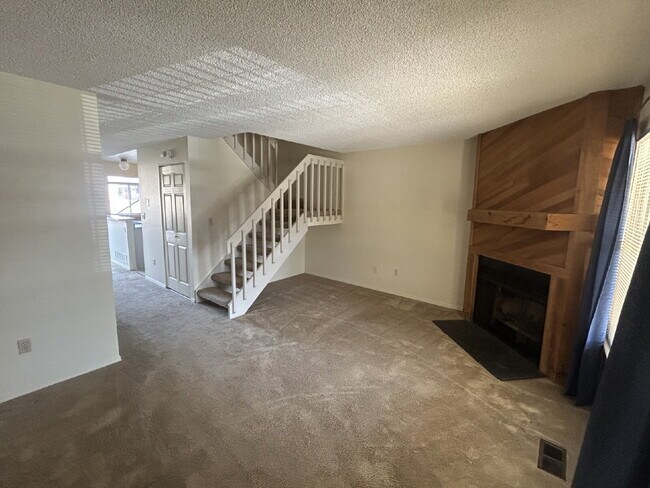 Photo - "Charming 2-Bed Condo Retreat with 2.5 Baths in Littleton - 1000 Sq Ft of Comfort!"

Available Now!