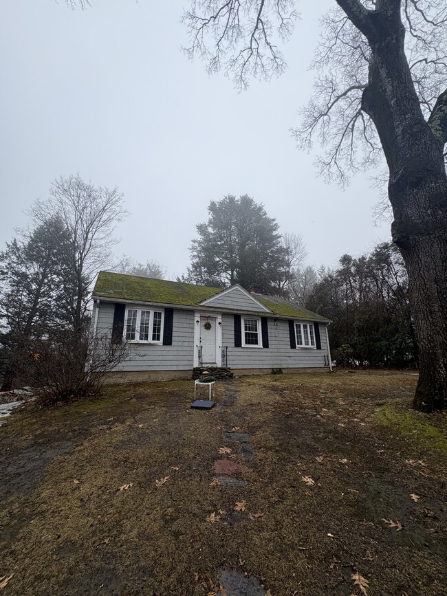 Building Photo - 525 E Pleasant St