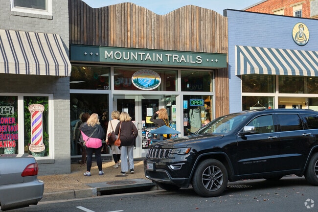 Downtown Front Royal has a lot to offer including many shopping and dining amenities.