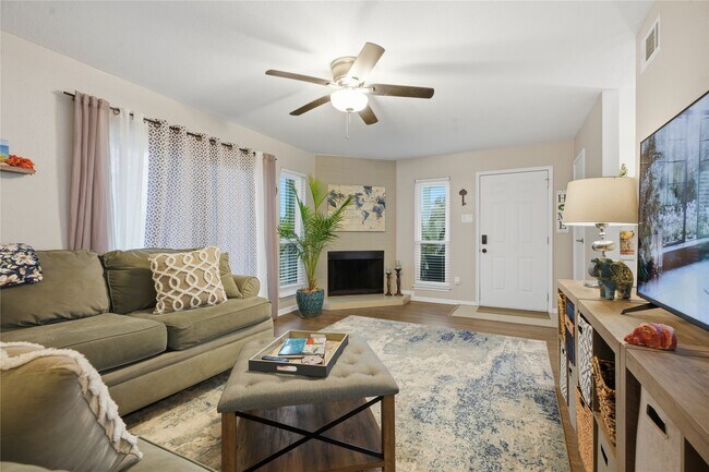 Foto del edificio - 18617 Egret Bay Blvd