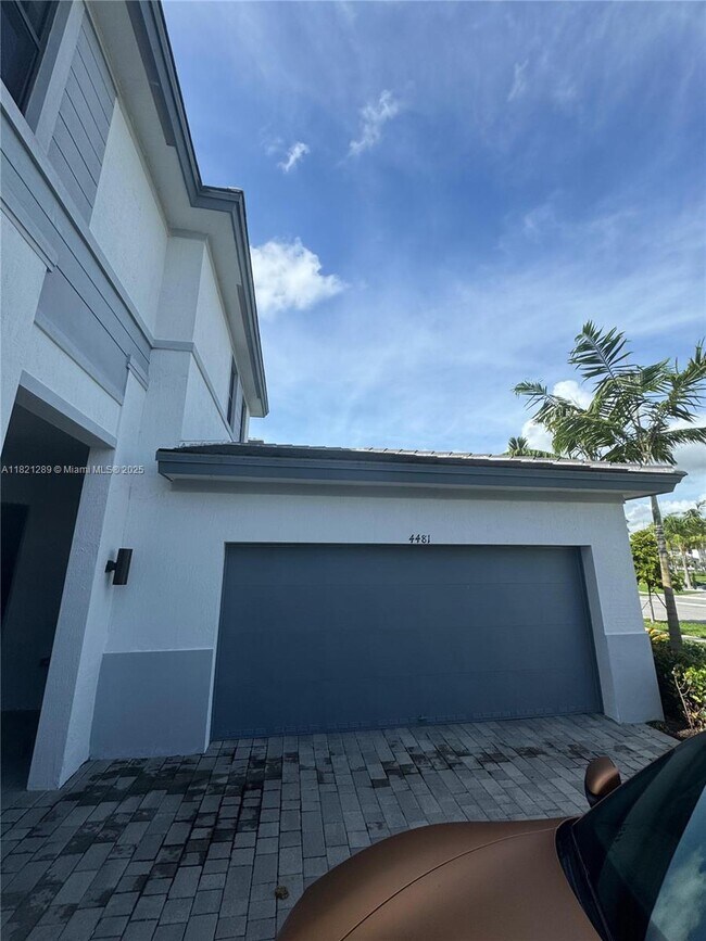 Building Photo - 4481 SW 173rd Ave
