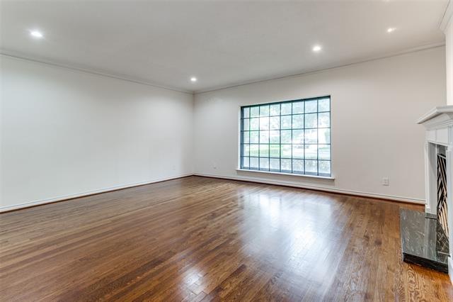 Foto del edificio - 3435 Mockingbird Ln