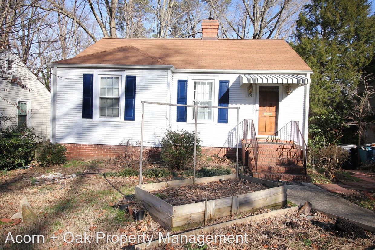 Primary Photo - 2 br, 1 bath House - 104 W. Edgewood Dr.