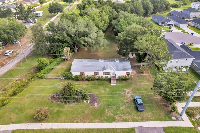 Foto del edificio - 11466 Rhodine Rd