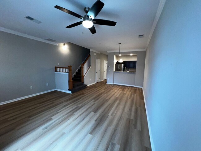Building Photo - Charming 2-Bedroom, 3-Bath Home ASK ABOUT ...