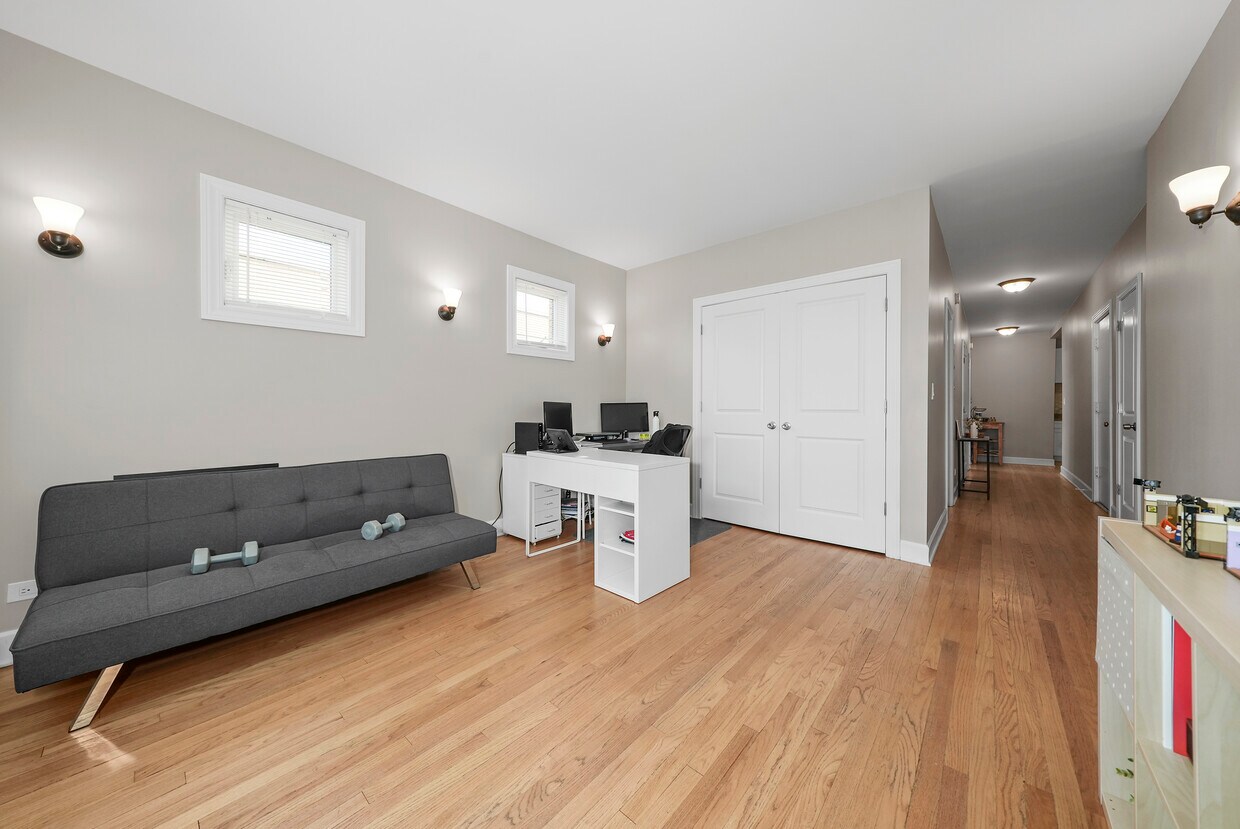 Foto principal - 1923 Grove Ave
