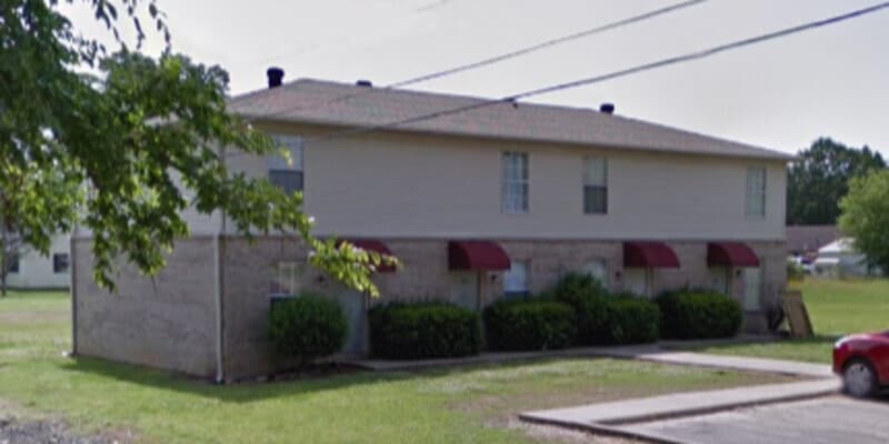 Primary Photo - 416 Ave 5 NE Cove