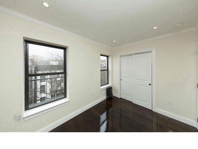 Primary Photo - 44 E 9th St