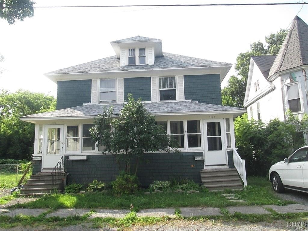 Primary Photo - 387 Pawling St