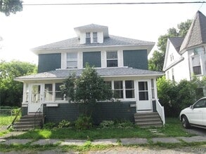 Building Photo - 387 Pawling St