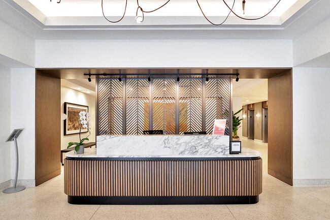 Building Photo - 165 N Canal St