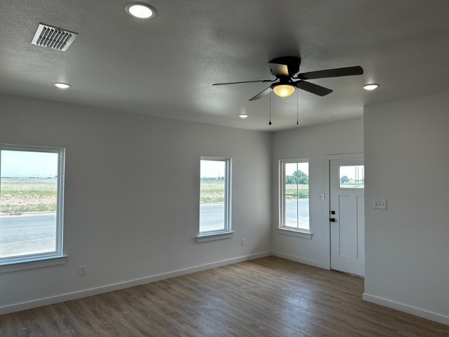 Building Photo - 5815 Urbana Ave