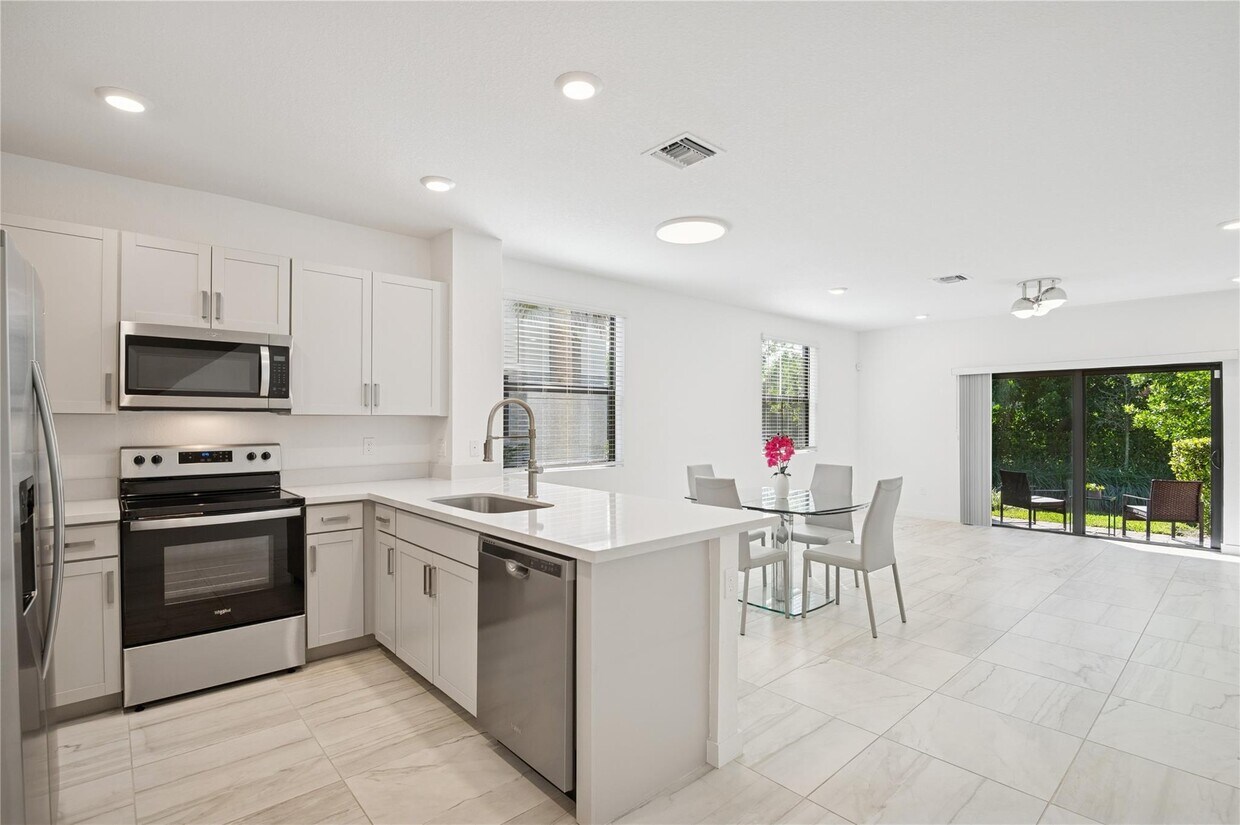 Foto principal - 180 SE 5th Ct