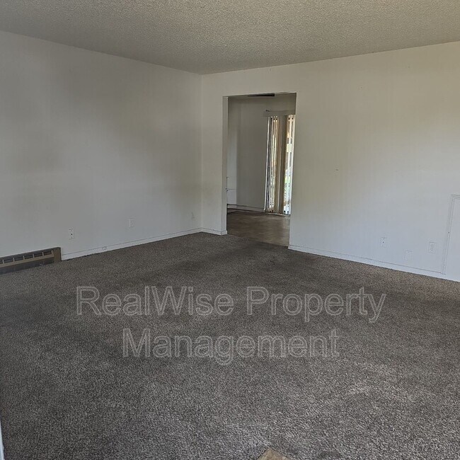 Foto del edificio - 221 NW 7th St